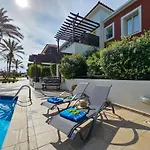 Aphrodites Pearl Luxury 3 Bed