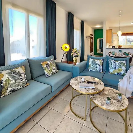 Aphrodites Pearl Luxury 3 Bed *