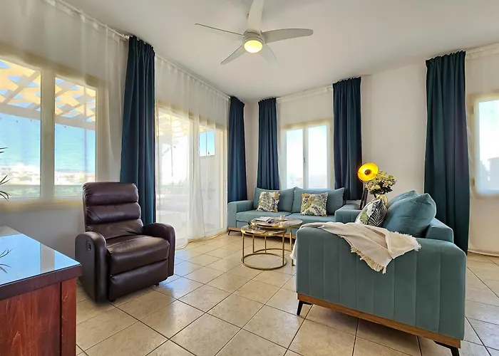 Aphrodites Pearl Luxury 3 Bed