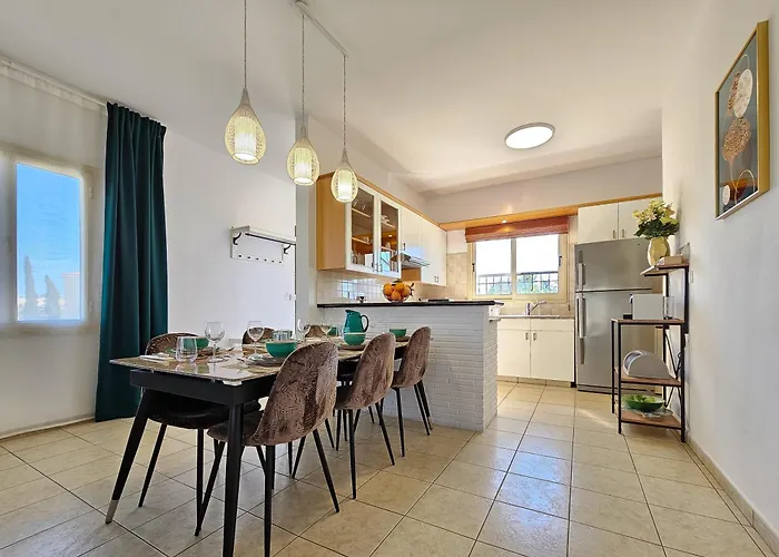 Aphrodites Pearl Luxury 3 Bed