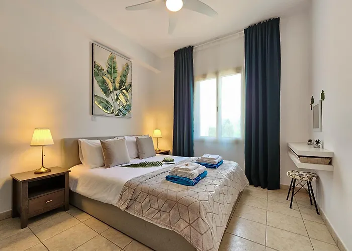 Aphrodites Pearl Luxury 3 Bed