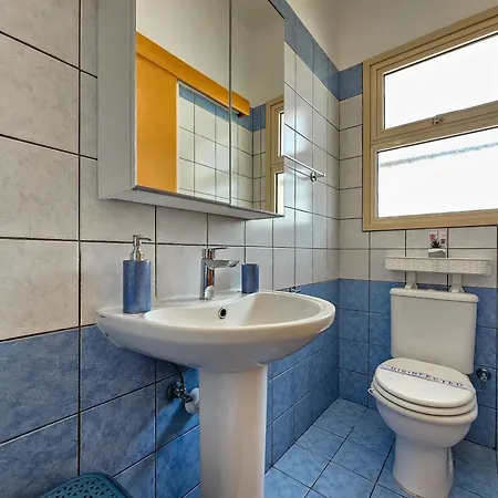 Aphrodites Pearl Luxury 3 Bed Апартаменты