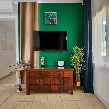 Aphrodites Pearl Luxury 3 Bed *