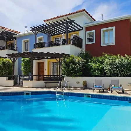 Aphrodites Pearl Luxury 3 Bed