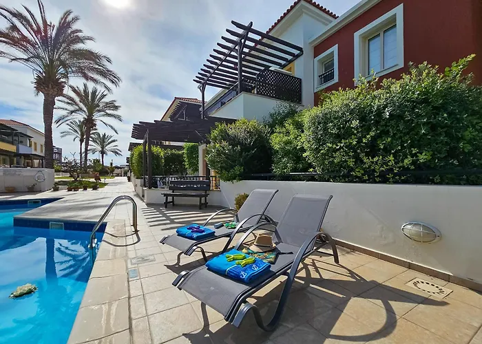 Aphrodites Pearl Luxury 3 Bed