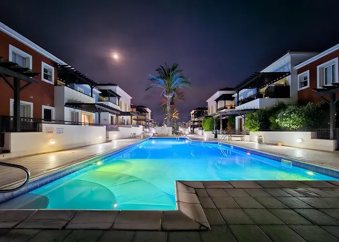 Apartamento Aphrodites Pearl Luxury 3 Bed