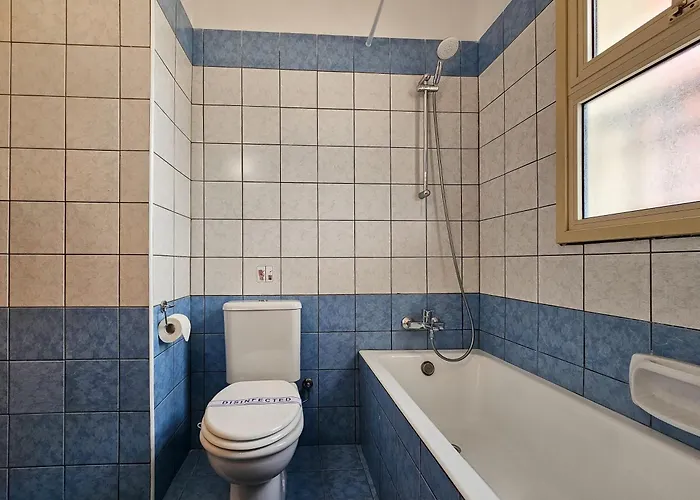 Aphrodites Pearl Luxury 3 Bed *