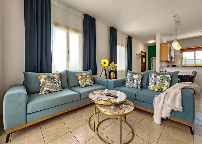 Aphrodites Pearl Luxury 3 Bed Apartamento