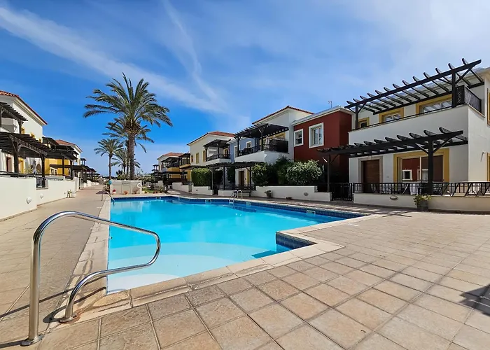 Apartamento Aphrodites Pearl Luxury 3 Bed *