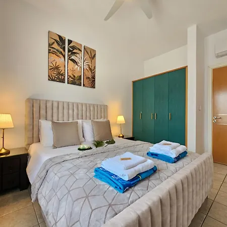 Aphrodites Pearl Luxury 3 Bed