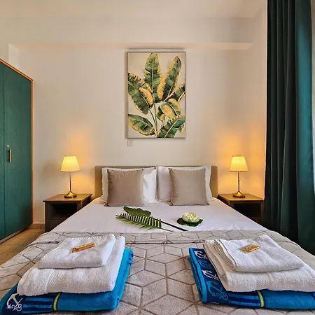 Aphrodites Pearl Luxury 3 Bed *